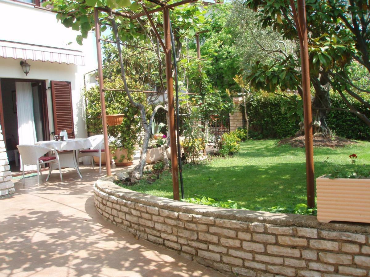 Apartman Alberta Porec Exterior photo