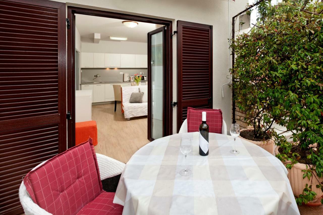Apartman Alberta Porec Exterior photo